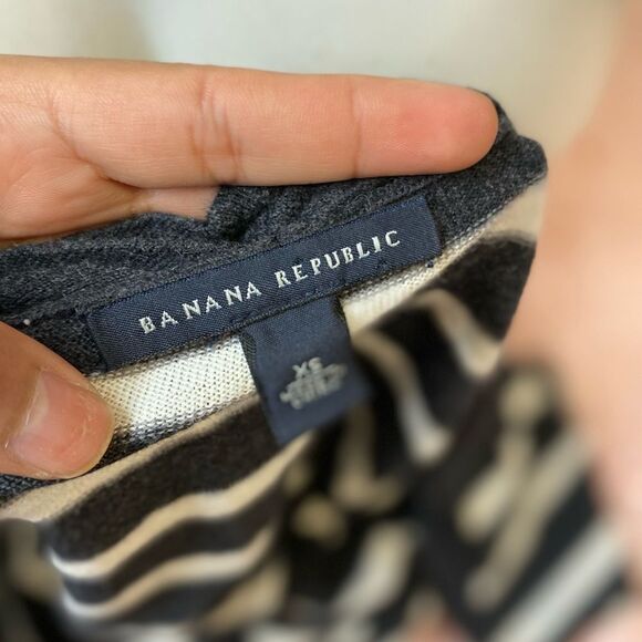 Banana Republic Stripped cardigan size XSmall - Picture 3 of 4